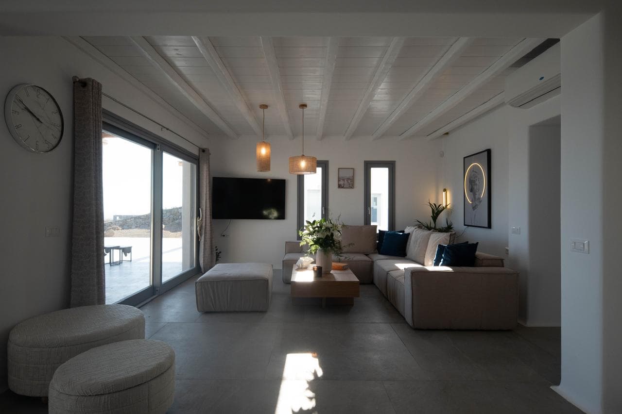 Spacious lounge with sliding doors to the terrace