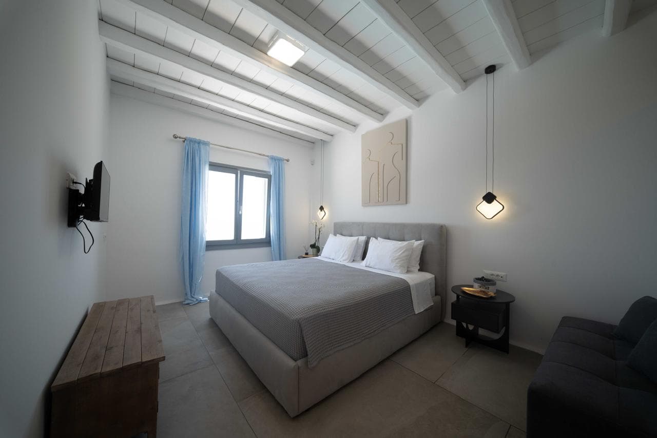Double bedroom with charcoal headboard