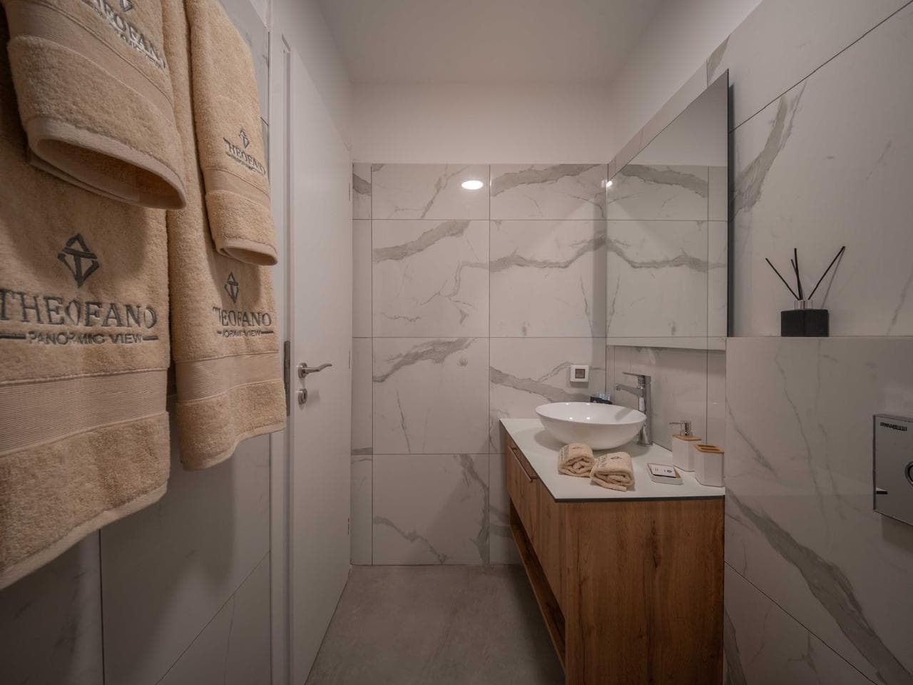 Bathroom detail with embroidered Theofano towels