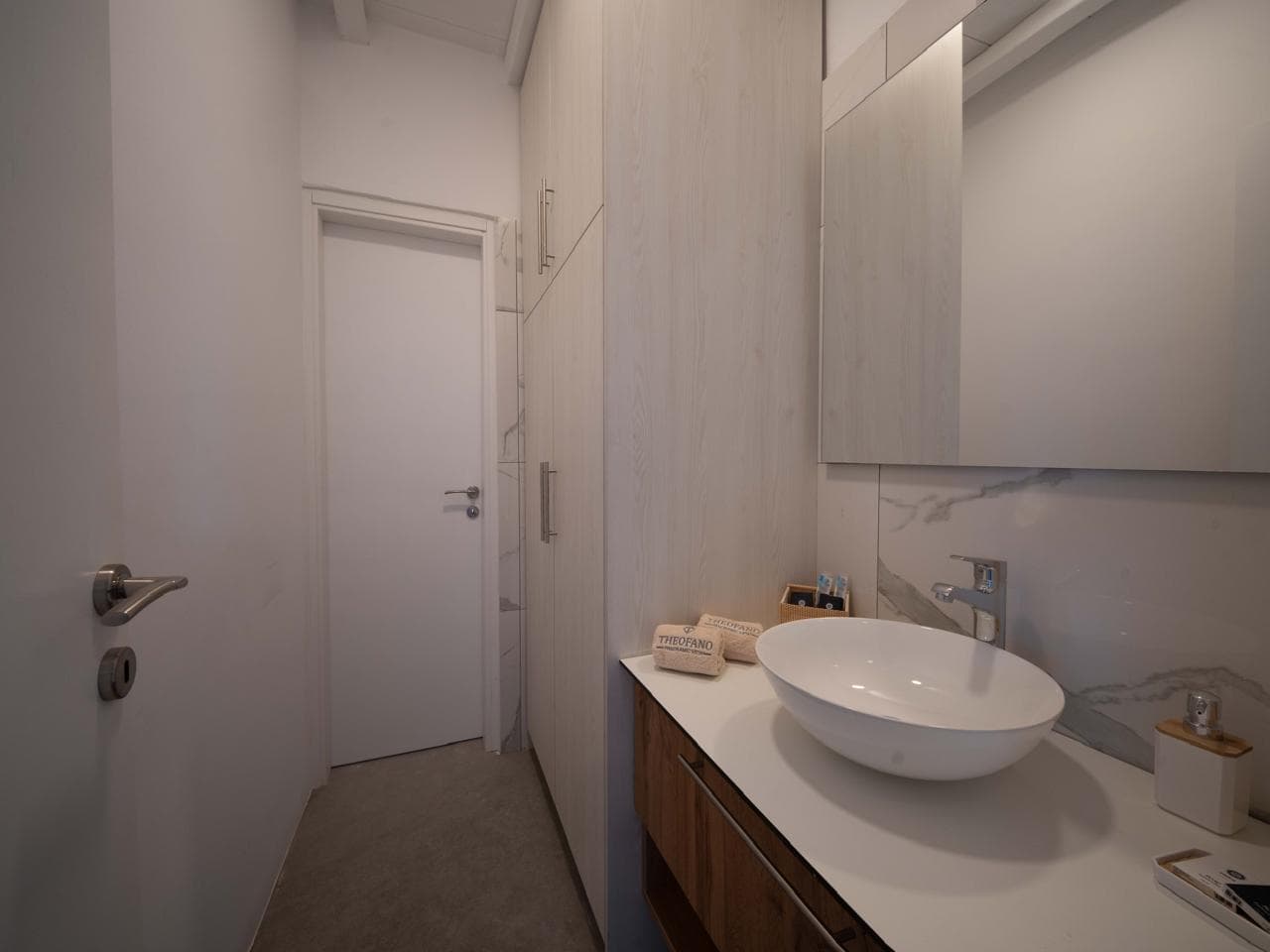 Bathroom vanity nook in warm neutrals